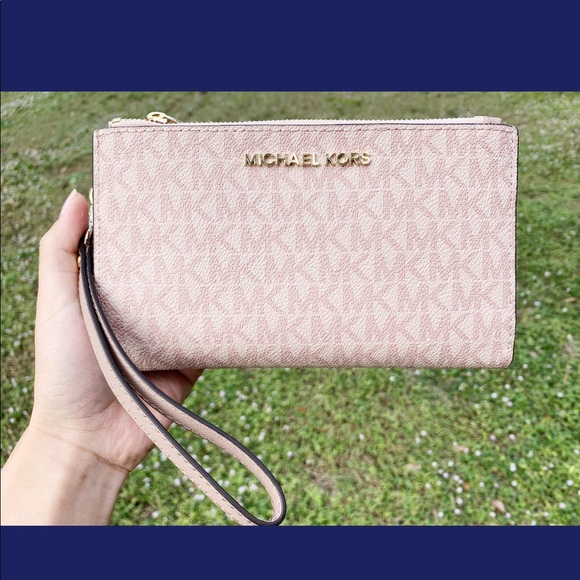 👜💕Michael Kors Double Zip Wristlet Phone Wallet - Picture 4 of 4